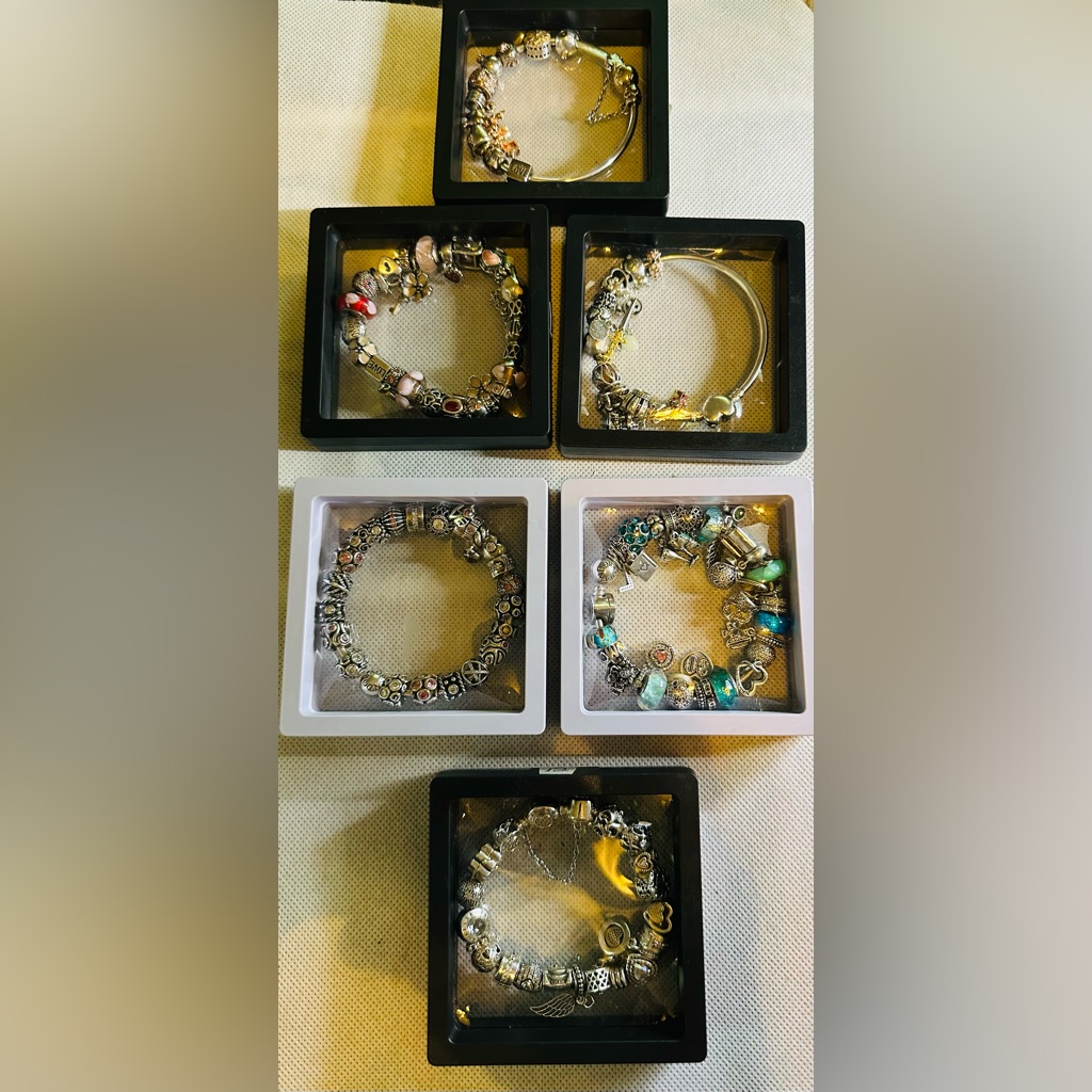 These Are Spectacular New - 3d Floating Display Frames Protect Your Jewelry 8$
